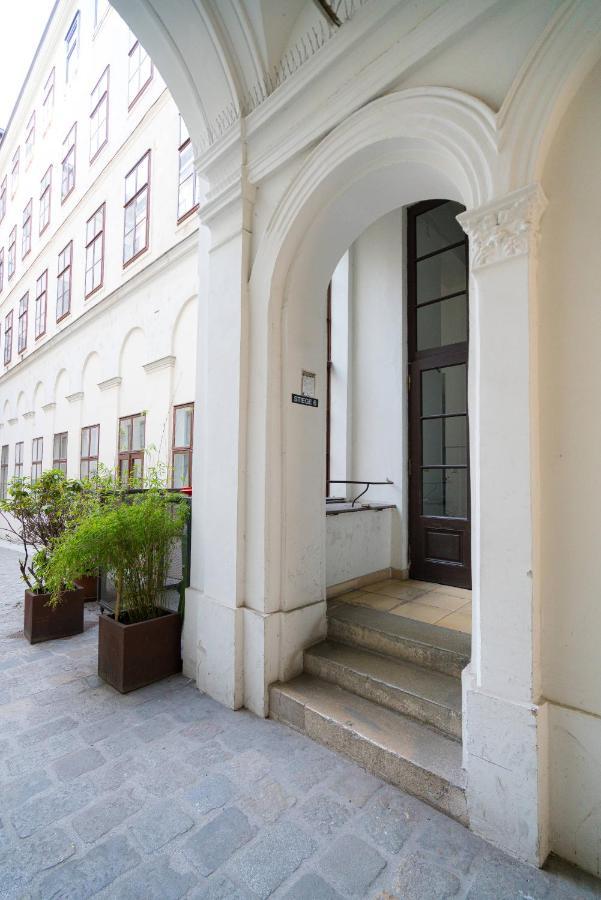 Vienna Residence, Volkstheater - Parliament Екстер'єр фото